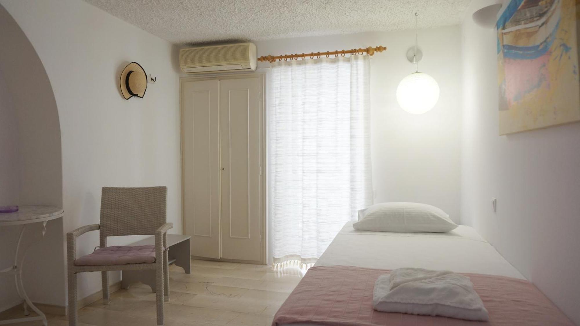 Maria Elena - * Mykonos Town